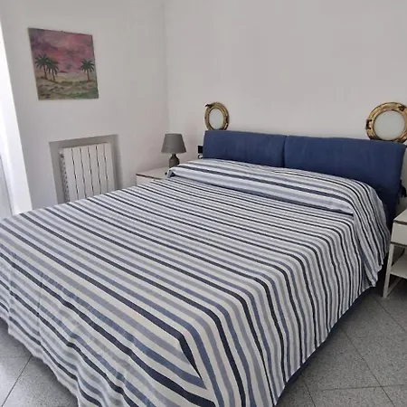 A Due Passi Dal Mare Apartment *